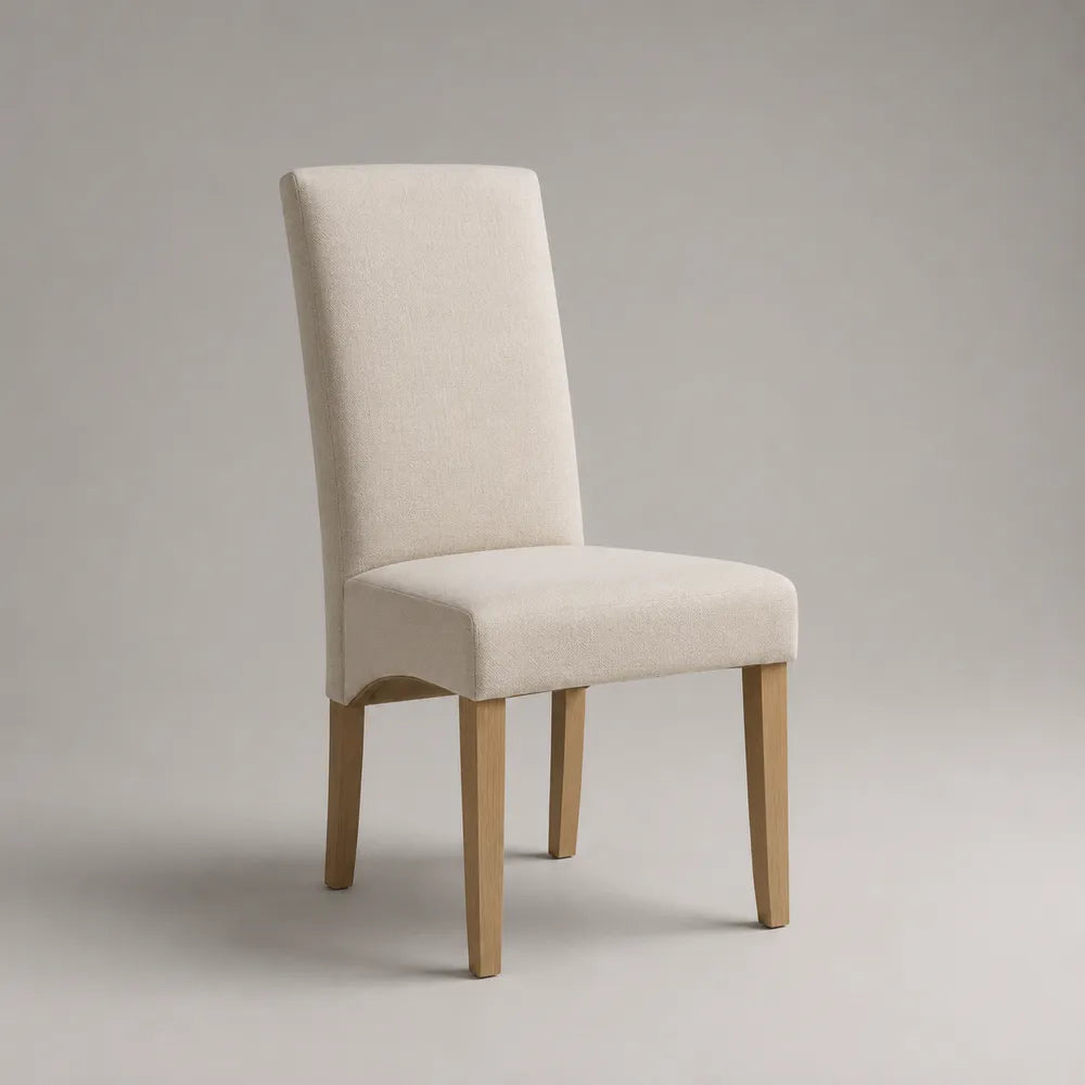 Sedia da pranzo imbottita con schienale alto in tessuto beige e gambe in legno massello 50x60x95 cm
